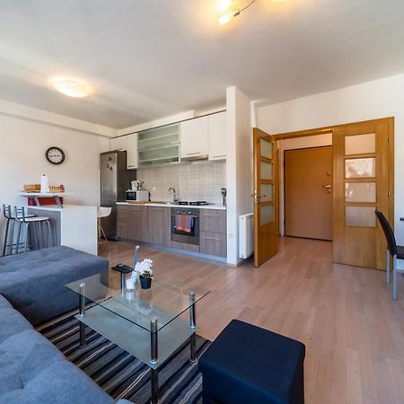 Super Petrova Apartment Загреб Экстерьер фото