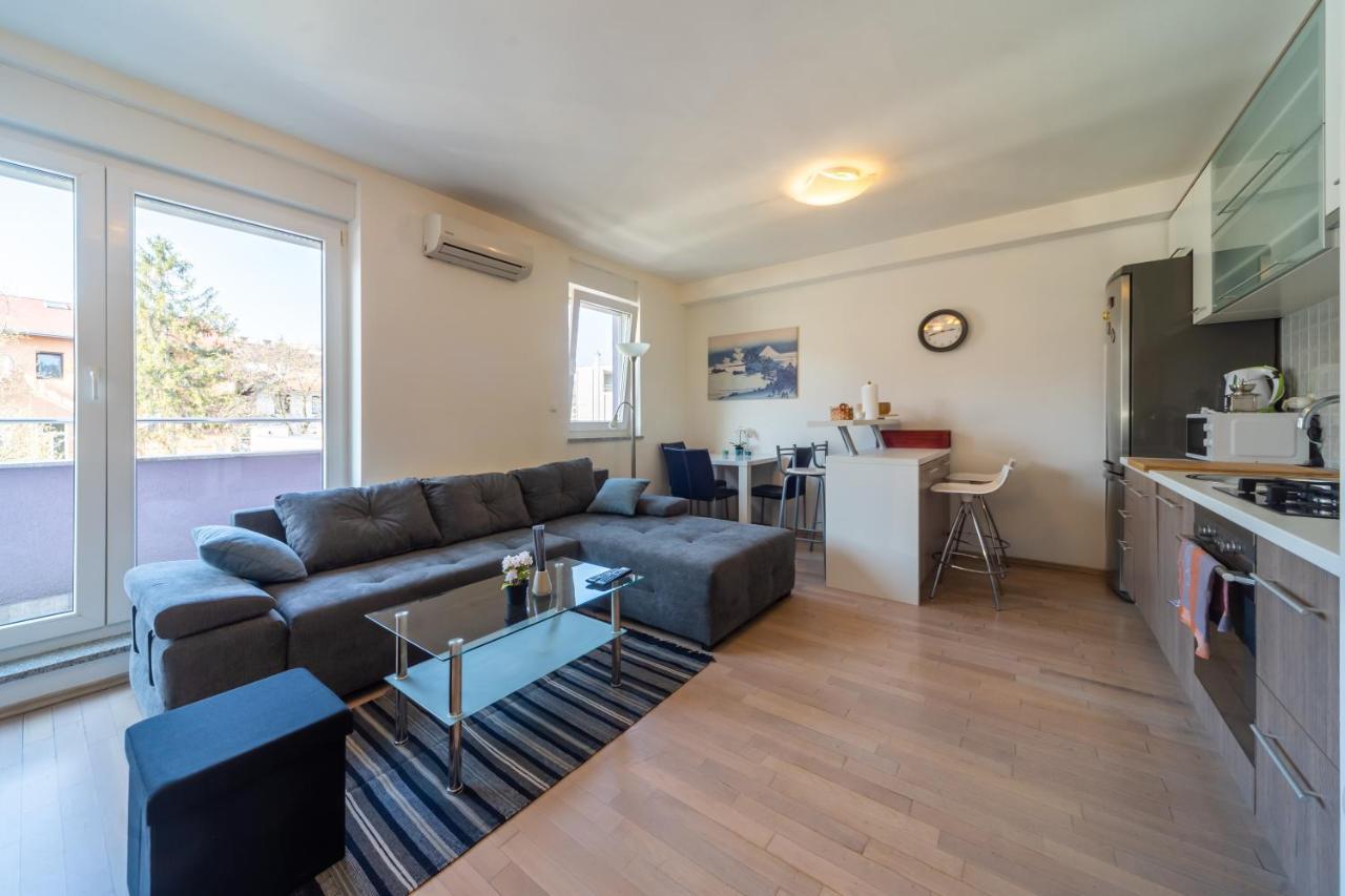 Super Petrova Apartment Загреб Экстерьер фото